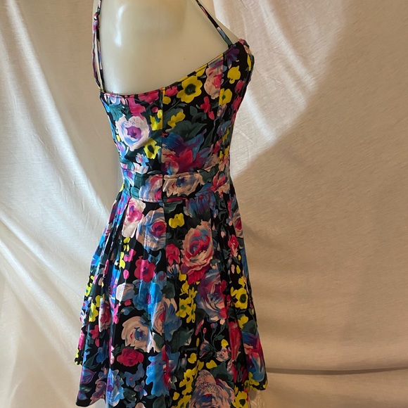 H&M Floral Corset Dress - Picture 3 of 8